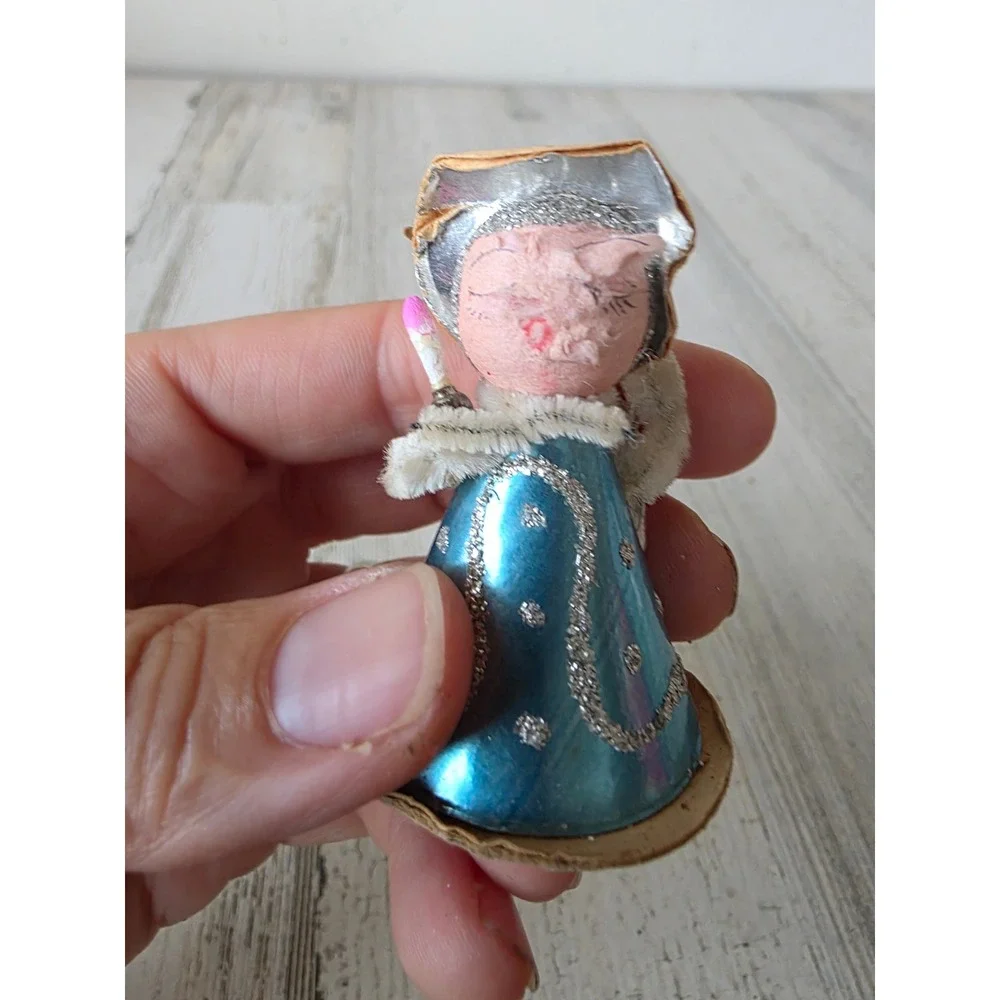 unbranded vintage putz